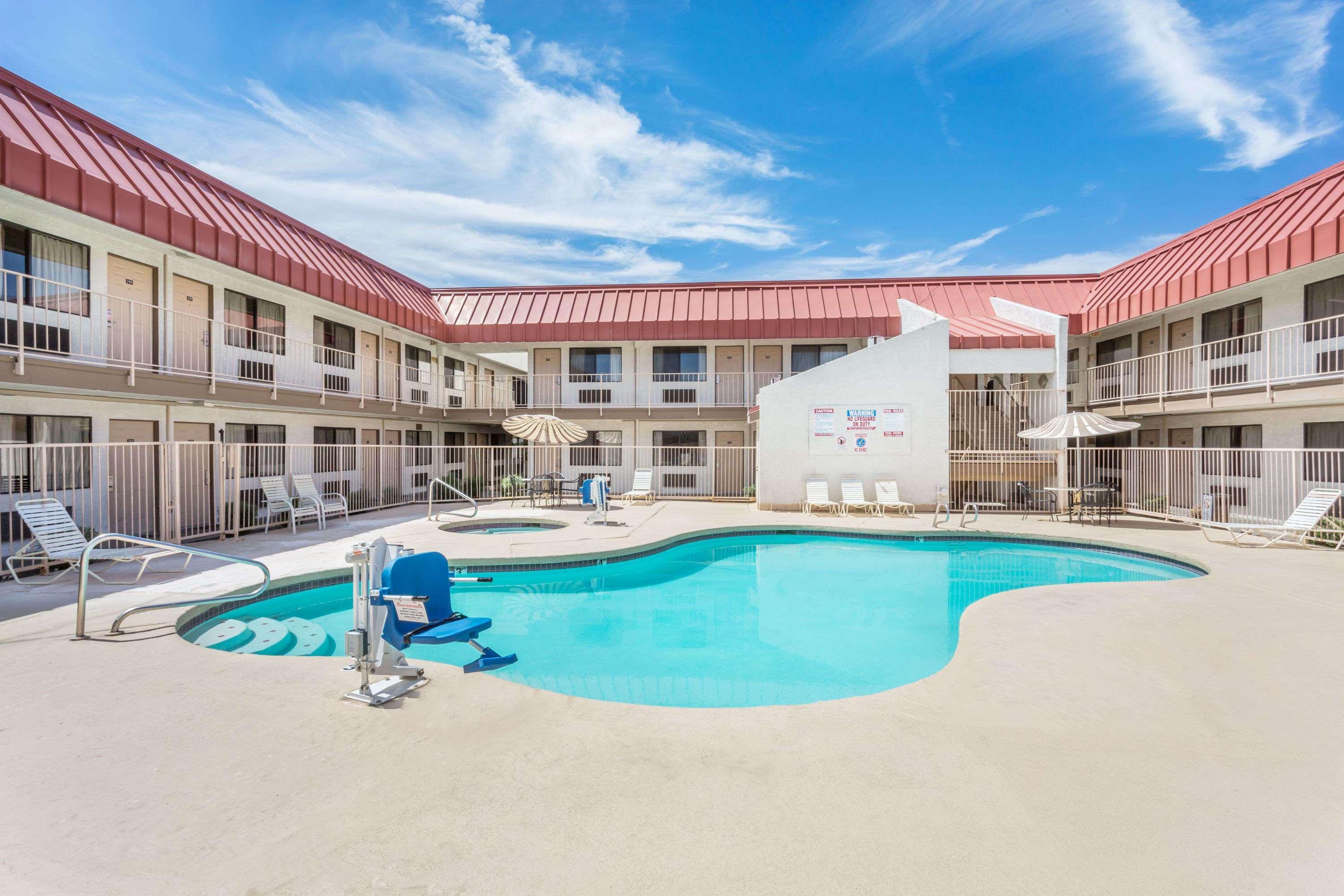 Super 8 By Wyndham Phoenix Metro North Exterior foto